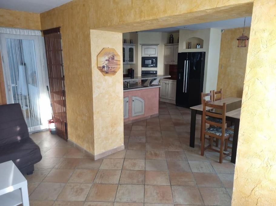 Maison En Centre-ville Aeroport Holiday home Roissy-en-France